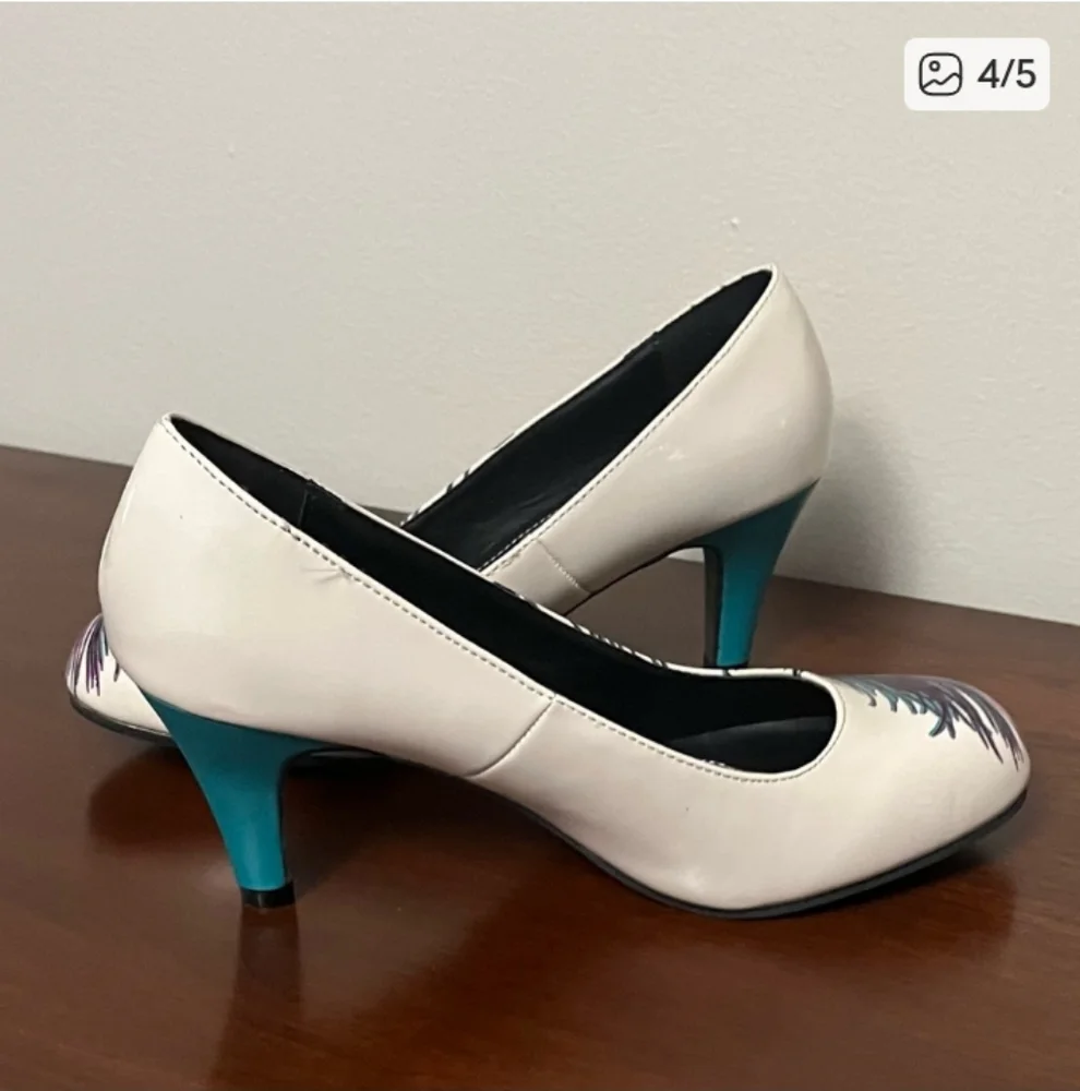 TUK Cream and Purple Heels with peacock feather design - Picture 4 of 5